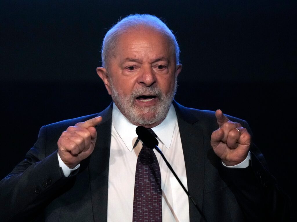 Brazilianul Lula îl concediază pe șeful armatei în urma revoltelor