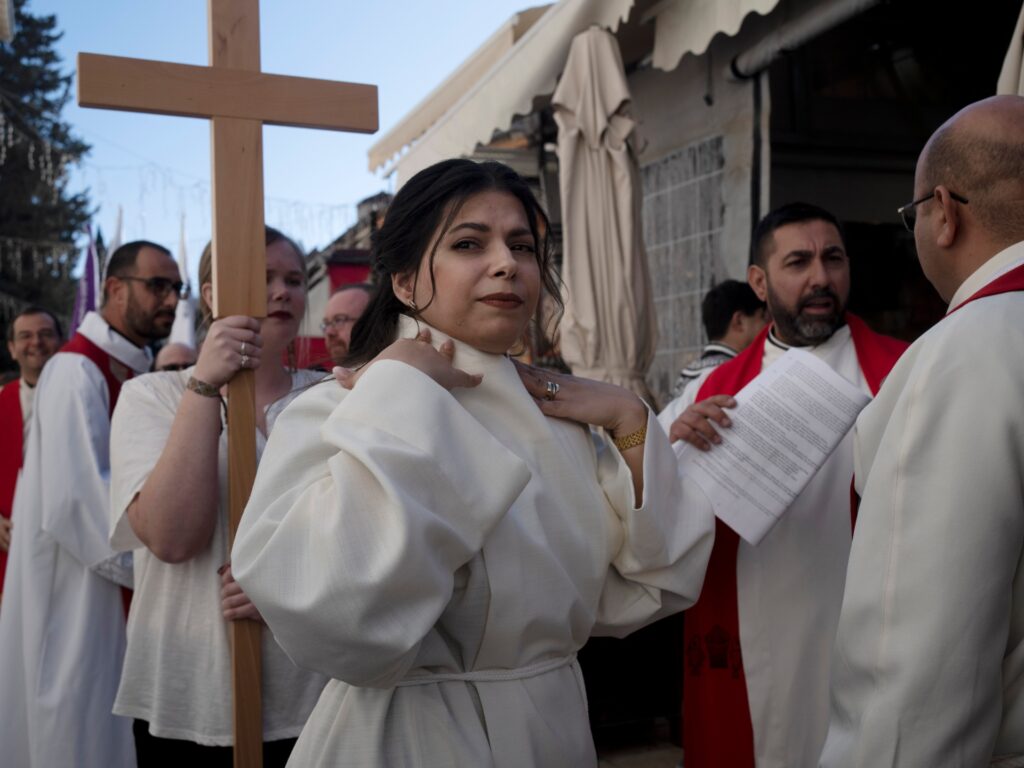 Prima femeie pastor palestinian hirotonit în Țara Sfântă | Știri