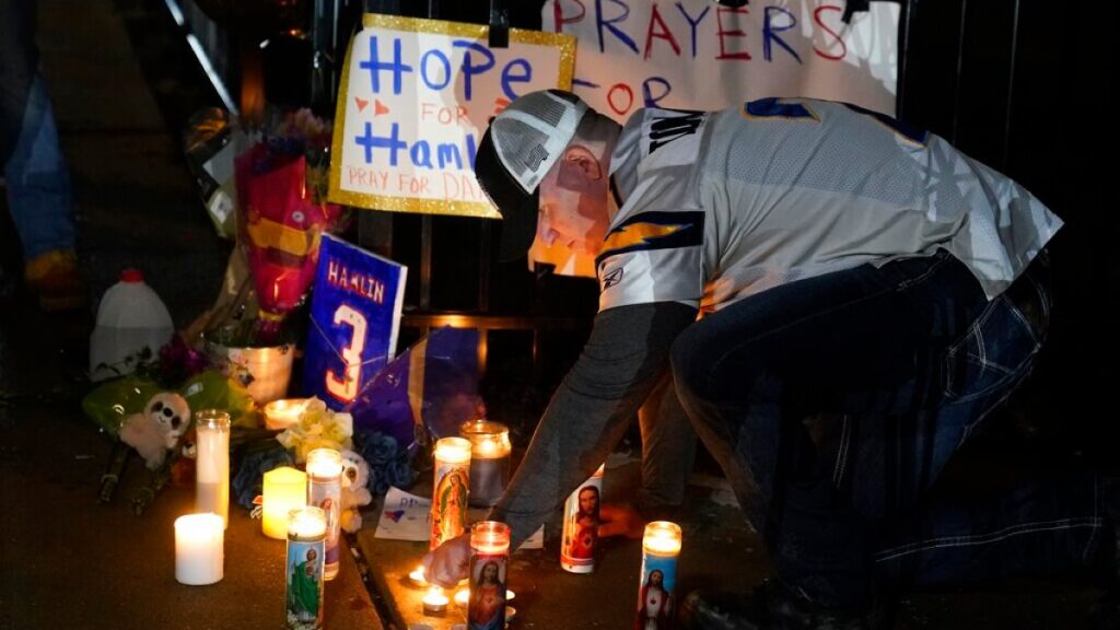 Jucătorul de fotbal american grav accidentat arată „îmbunătățire” | Știri