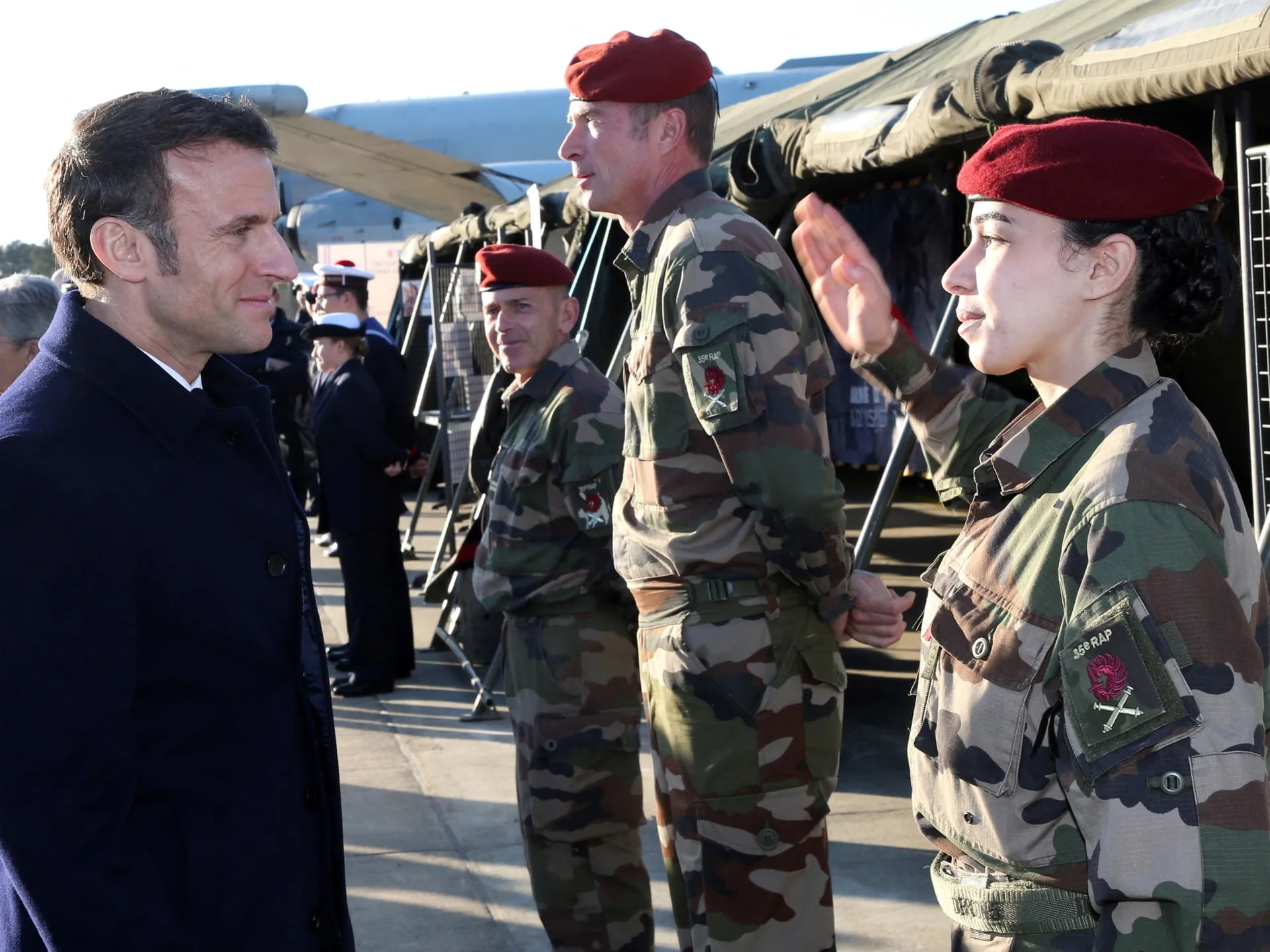 „Amenințări multiple”: Macron crește bugetul militar francez cu 40% |  Știri militare