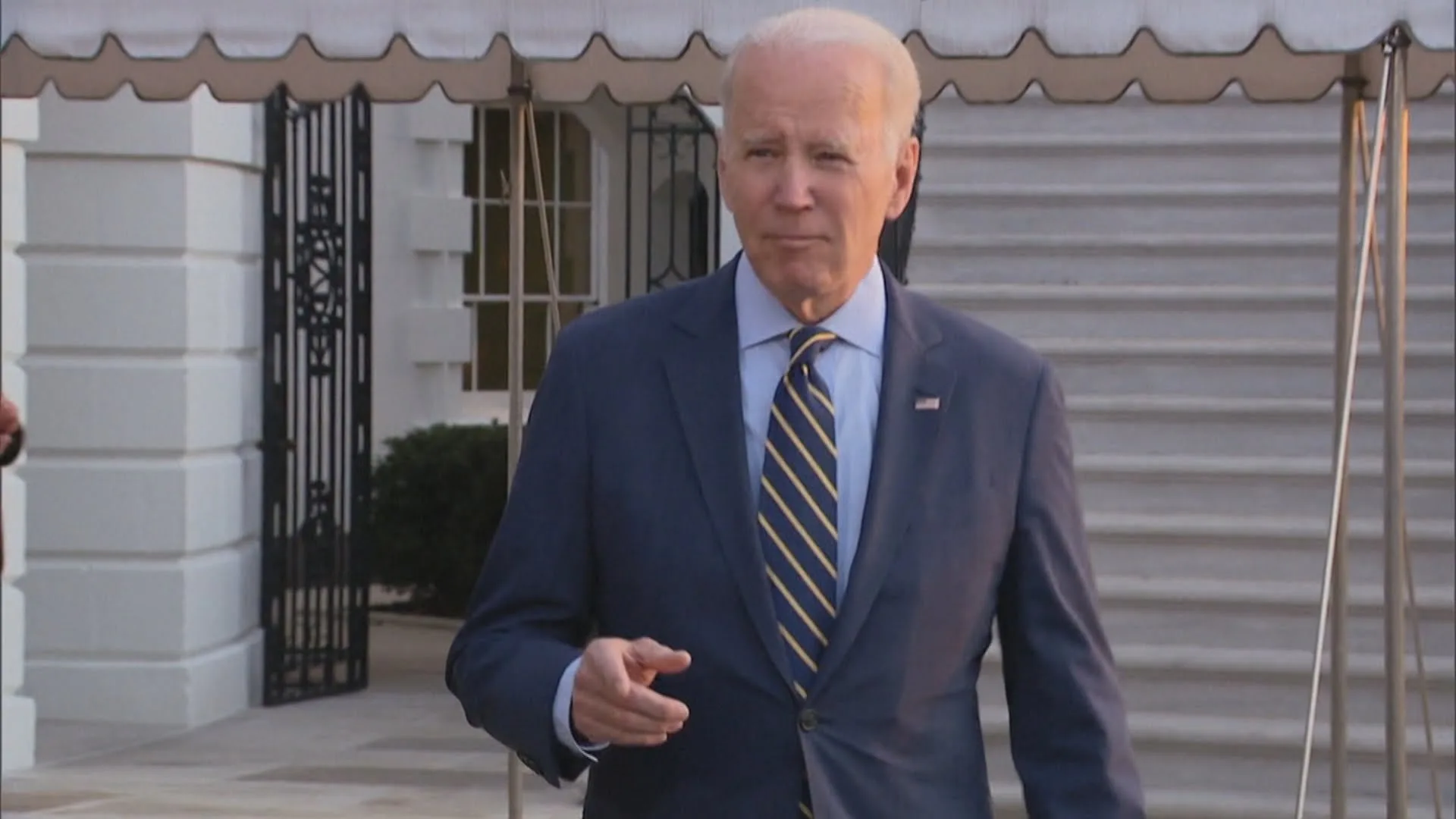 Ce se află în spatele descoperirii dosarelor confidențiale acasă, în biroul lui Biden?  |  seriale TV