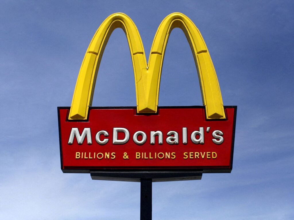 SEC din SUA îl acuză pe fostul CEO McDonald's pentru