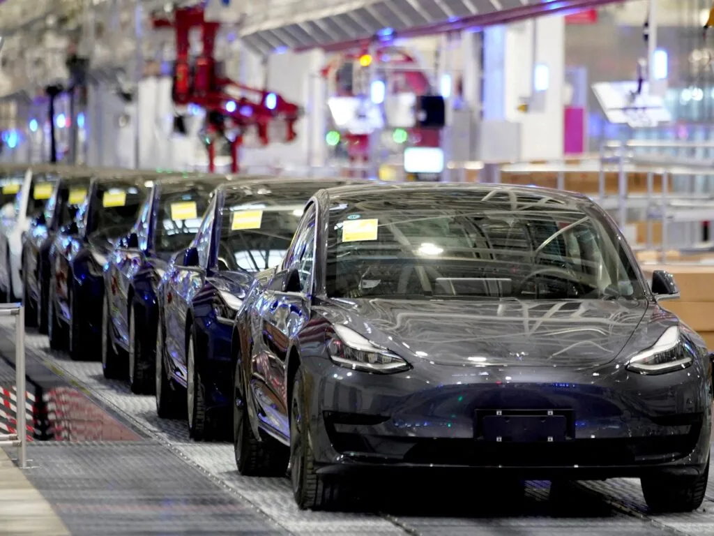 Tesla reduce prețurile la nivel global cu până la 20%