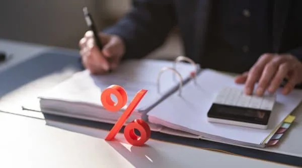 Prognoza privind creşterea economică a României, revizuită în scădere