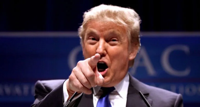 Trump le cere republicanilor din Congresul SUA să nu voteze în favoarea cheltuielilor bugetare și să blocheze astfel activitatea Guvernului, pentru a scăpa de procesele pe care le are