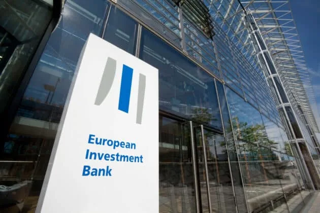 ARF primește din partea BEI o finanțare nerambursabilă de 470 de milioane de euro pentru cumpărarea a 62 de trenuri electrice