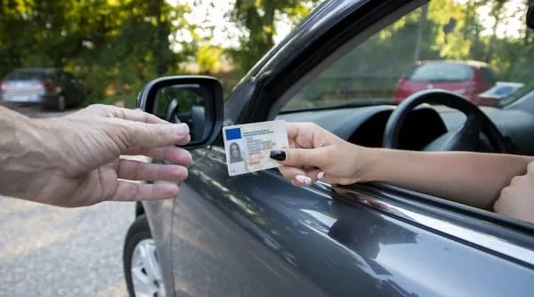 Câţi şoferii români ar putea rămâne fără permis de conducere în urma unui control medical de rutină