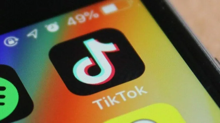 TikTok a șters la cererea UE peste 500.000 de videoclipuri și a închis 8.000 de transmisiuni în direct despre conflictul dintre Israel și Hamas