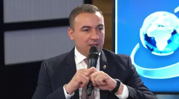 Care sunt subiectele dezbătute în cadrul conferinţei „Digitalizarea României – Proiect de ţară”?