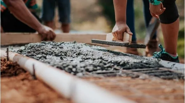 Cercetătorii români au realizat un material care poate depolua, în mod ecologic, un teren poluat