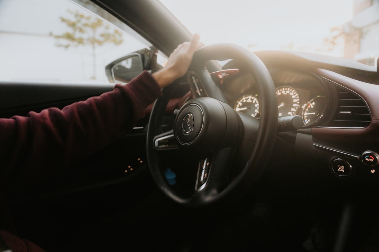 Leasing sau credit auto? 7 diferențe esențiale explicate simplu