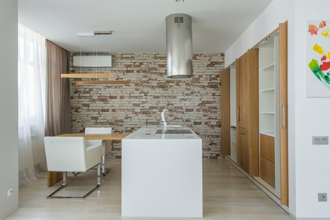 Idei de organizare internă a casei care îți salvează spațiu și timp