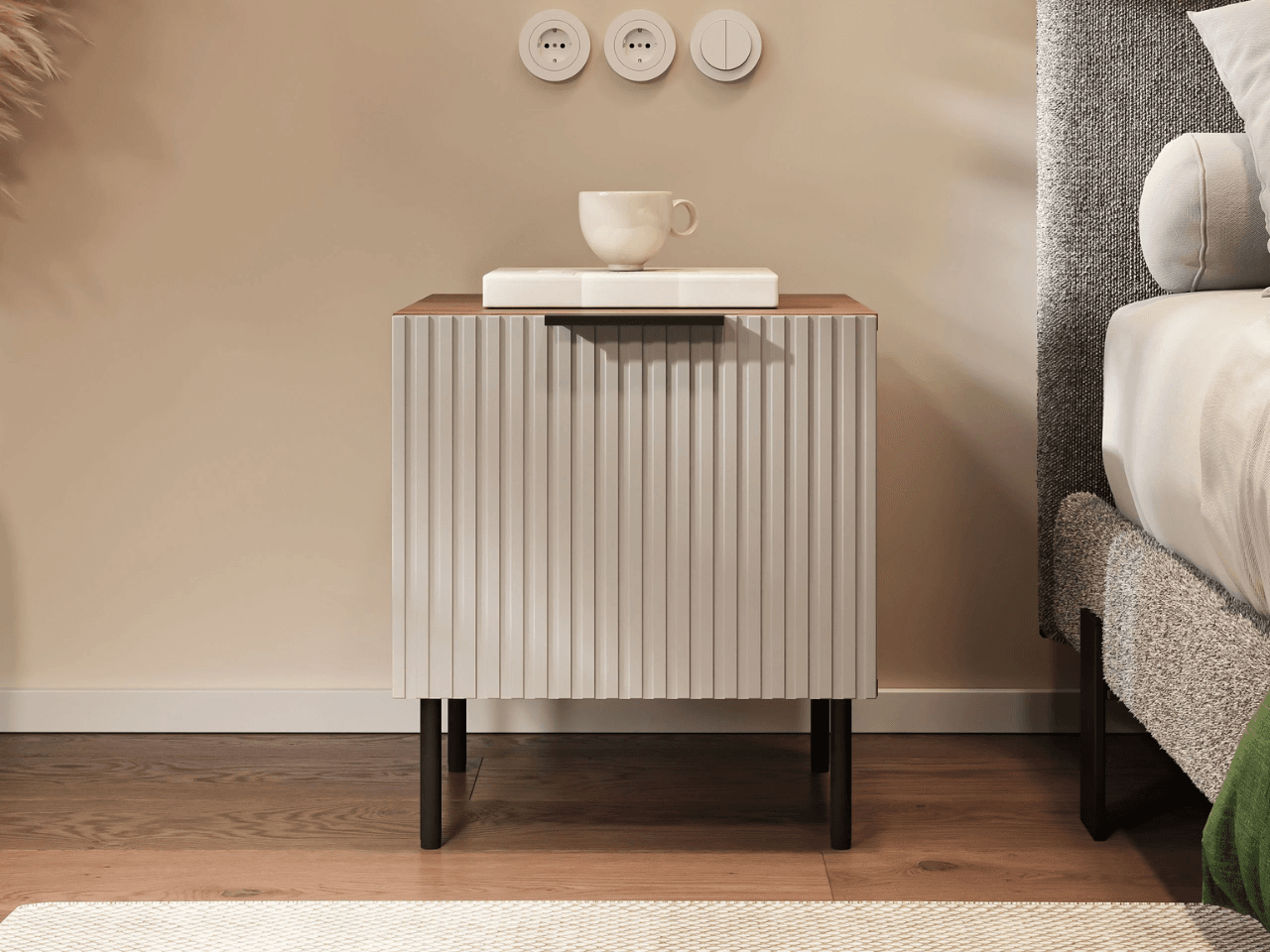 Ce fel noptiere vor fi potrivite pentru un pat tapițat?