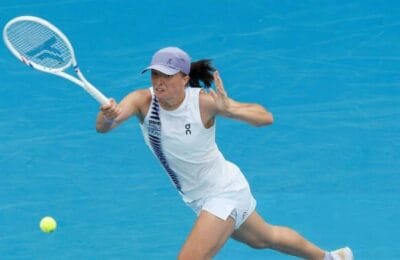 Australian Open: Andreeva avansează, Swiatek are un meci dificil