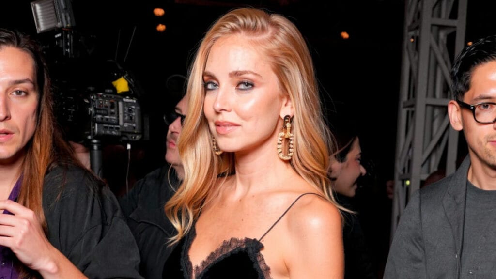 Chiara Ferragni achitare