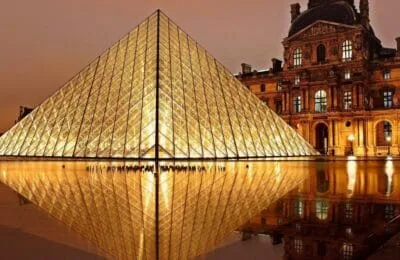 Muzeul Luvru din Paris majorează prețurile biletelor de intrare