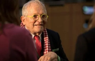 David Hockney critică planul de mutare a Tapiseriei Bayeux