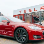 Tesla: Pariu de 2 mld. $ pe AI, vânzări în scădere. Acțiunile, +3%