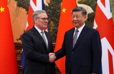 Xi Jinping catre premierul britanic – Întorsături prea multe”. Discuții la Beijing, după 8 ani