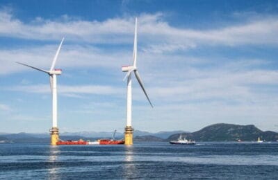 Marea Britanie accelerează investițiile în eoliene offshore, dar prețurile cresc