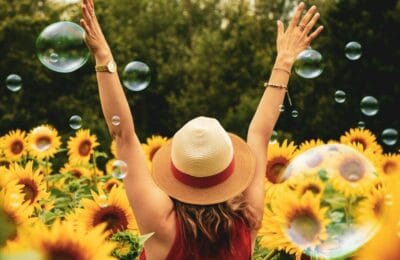 Românii, tot mai interesați de experiențe, în detrimentul achiziției de locuințe