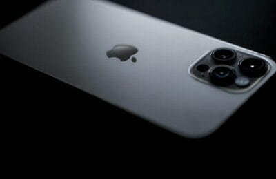 Apple avertizează utilizatorii iPhone privind riscurile de securitate