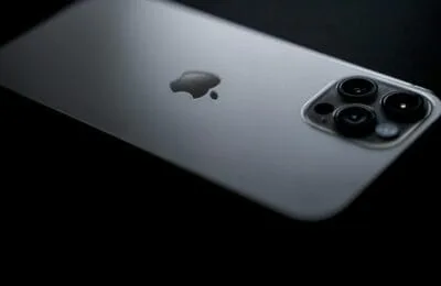 Apple avertizează utilizatorii iPhone privind riscurile de securitate
