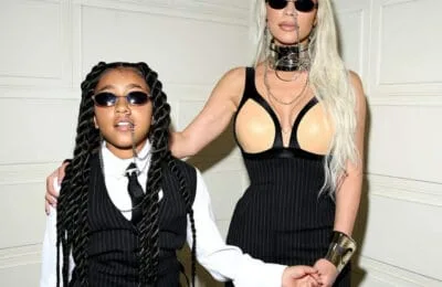 North West, fiica lui Kim Kardashian și Kanye West, urmărită pentru stilul vestimentar