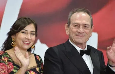 Victoria Jones, fiica lui Tommy Lee Jones, moare la 34 de ani. Cocaina, cauza