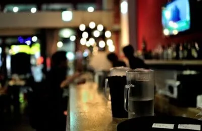Razboi in Londra – Restaurant vs. Influenceri! Valize si Recenzii de 1 Stea