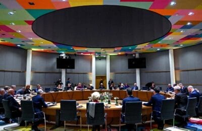 UE strange latul – Sancțiuni de 930 milioane € Rusiei, 20 de bănci lovite