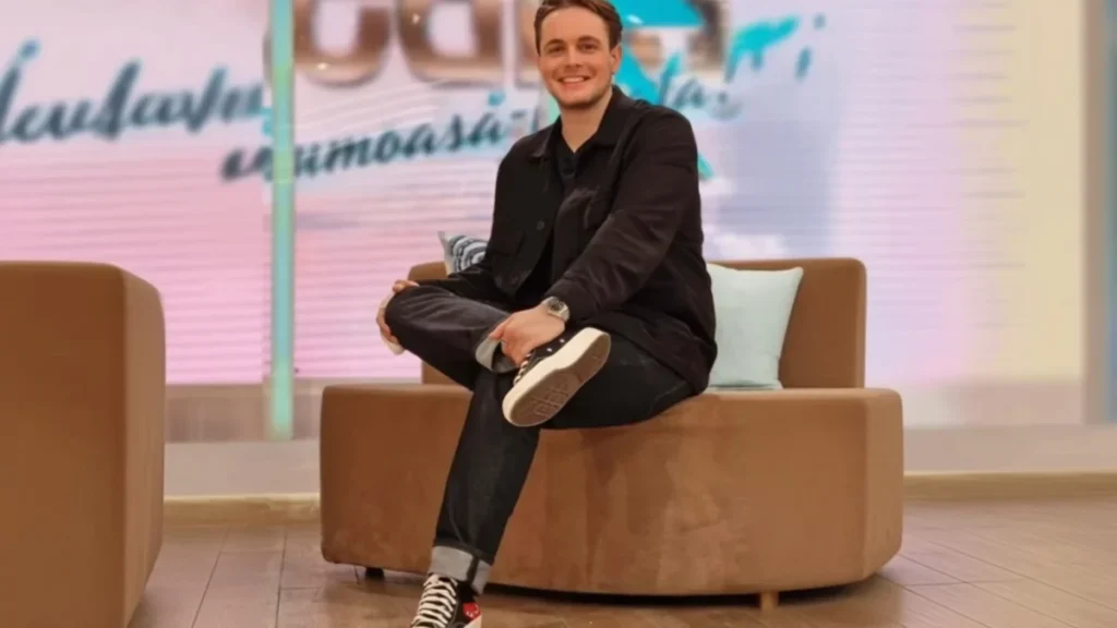 Aris Eram