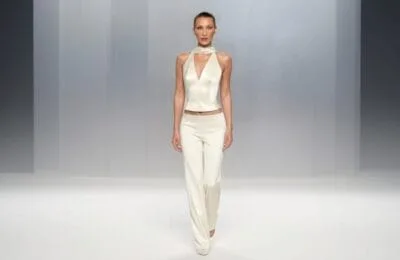 Bella Hadid, apariție spectaculoasă într-o rochie transparentă Orebella, pe Instagram