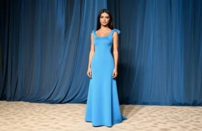 Emily Ratajkowski, apariție spectaculoasă în Gucci: crop top și sacou mini incendiare!