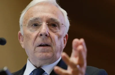 Isărescu – Finanțele României, sufocate de cheltuieli? Alarma BNR