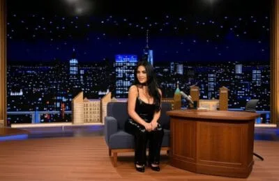 Kim Kardashian – Rochie Galbenă + Adidași la Licitație Caritabilă – Vezi Detalii!