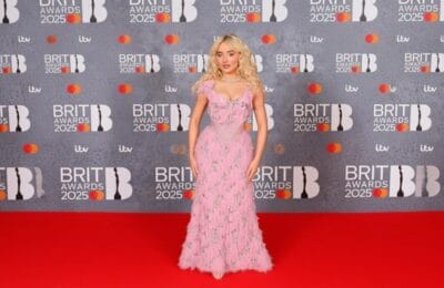 Sabrina Carpenter Uimește în Brazilia – Eșarfă Vintage 70, Top Inedit