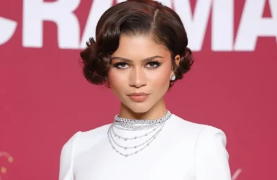 Zendaya Șochează la Roma – Tuș Roșu Intens – Machiaj Redefinit!