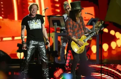 Chitara lui Slash (Guns N Roses) la licitație! Se așteaptă 300.000 £