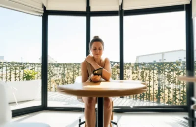 Alarma – 23% dintre copii se gandesc obsesiv la social media. Google si Meta, gasite vinovate