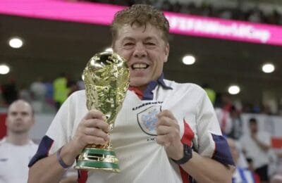 Nebunie sau pasiune? Englez vinde casa de 403.000€ pentru Mondial!