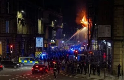 Incendiu Glasgow – Peste 60 pompieri, zeci trenuri anulate – Haos