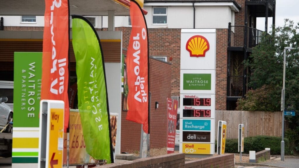 pret benzina