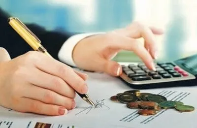 Taxe bancare mai mici? Statul vizează 8,2 mld. lei în 2026, sub 2025