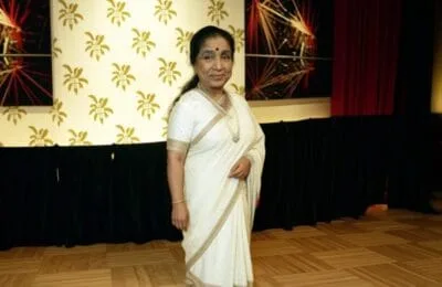 A murit Asha Bhosle, vocea legendara a Bollywood-ului: 92 de ani