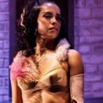 Daniela Avanzini (KATSEYE) incendiară la Coachella - Top de bikini și detalii neașteptate