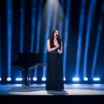 Demi Lovato Uimește: Rochie Transparentă Peste Bikini Neon! Vezi Aici