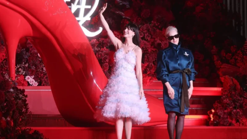 La 20 de ani de la succes – Diavolul se îmbracă de la Prada 2” are premiera!