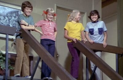 Brady Bunch: Jan dezvăluie aventura ratată cu fratele Peter!