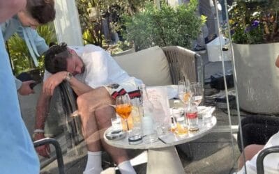 Grealish, K.O. după 60 de minute! Starul de 100 milioane, găsit dormind într-un bar